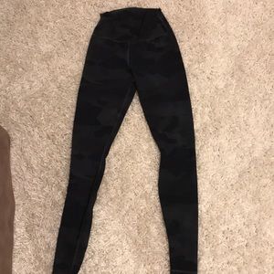 ALO camo Vapor leggings